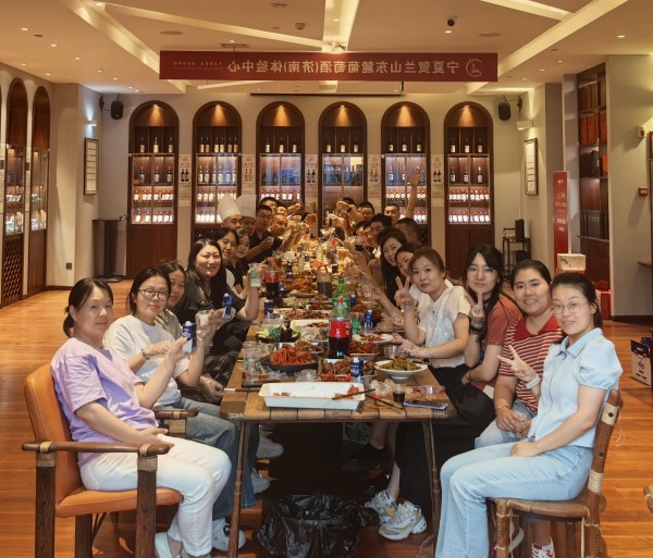品味美食，凝聚力量——择立烧烤party圆满落幕